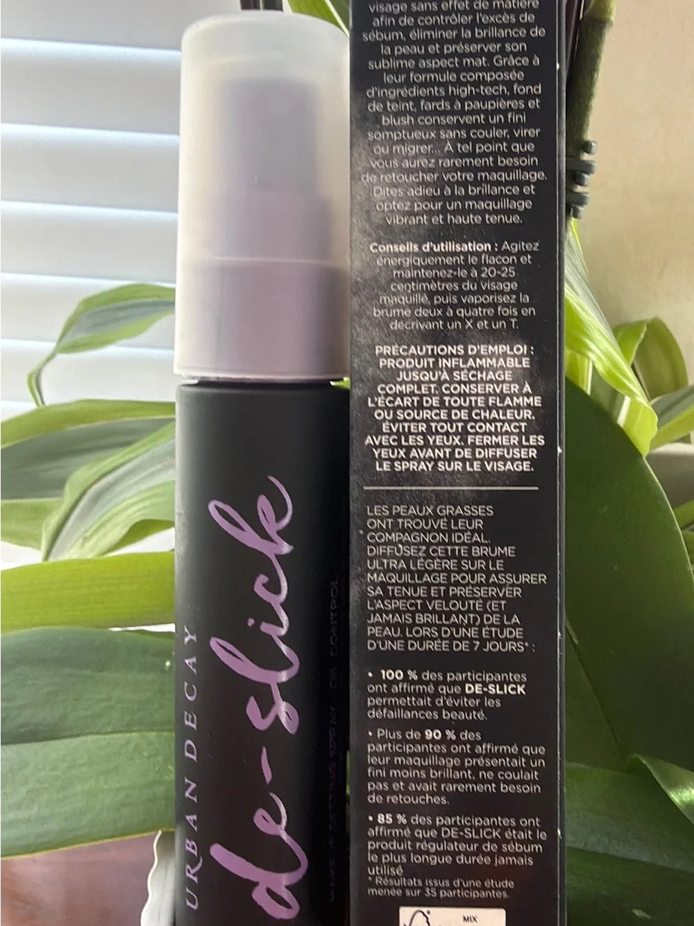 Urban Decay De-Slick Makeup Setting Spray — Black with Purple Accents